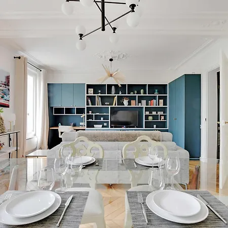 Modern -1br- 4p- Ternes Διαμέρισμα *