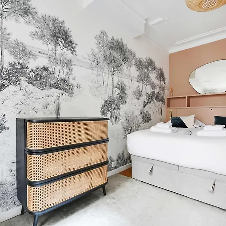 Apartment Modern -1br- 4p- Ternes Paris