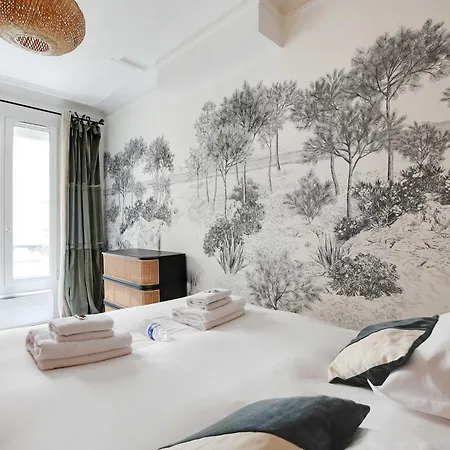 Modern -1br- 4p- Ternes Paris